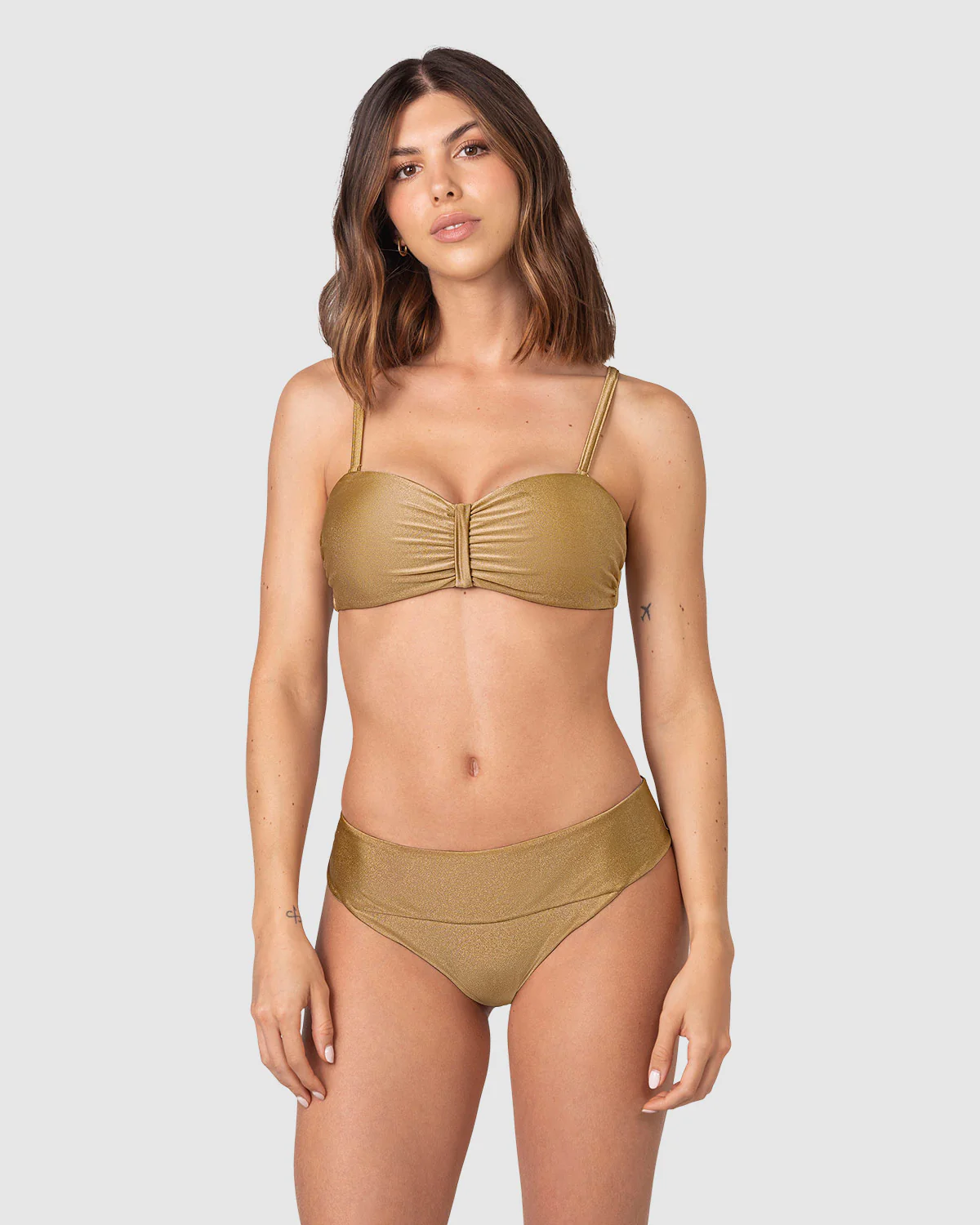 Bikini strapless con calzón de laterales anchos